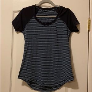 Lululemon tshirt